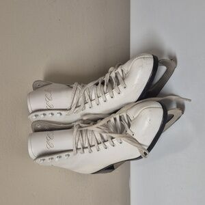 CCM Women's Figure Ice Skates in  White color with 9 ²/³ size of blade